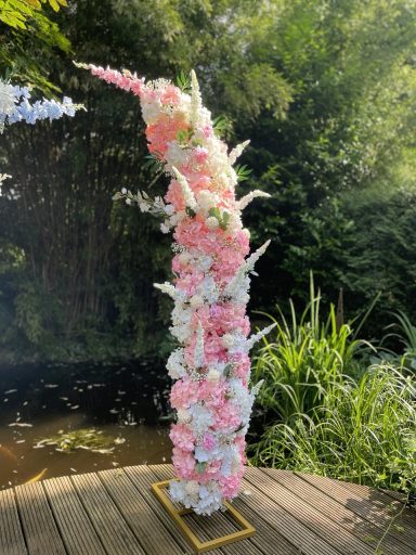 Blumenbogen rosa für Babypartys